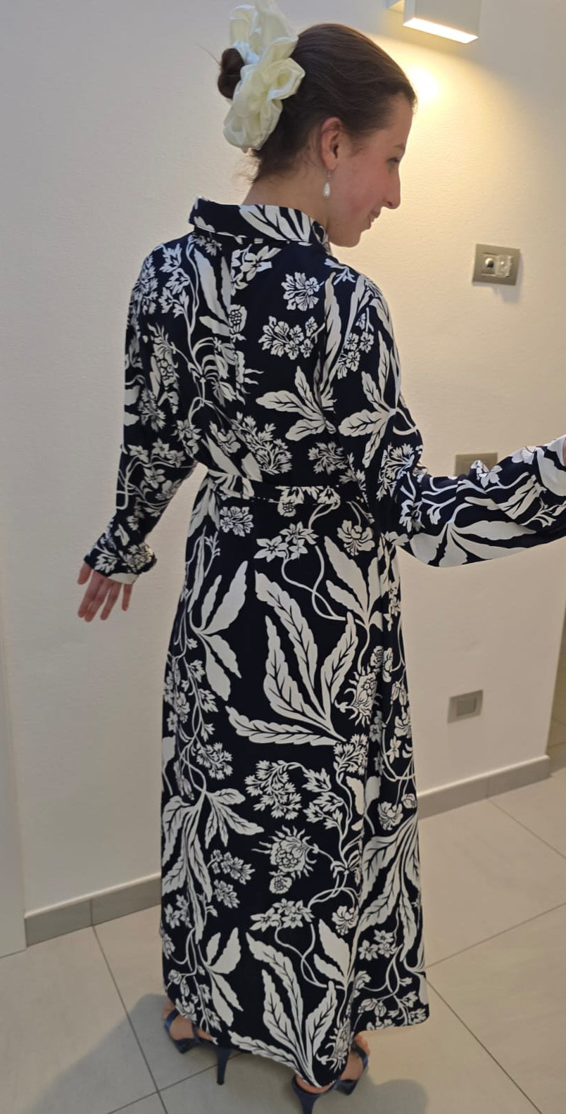 Abito lungo (collezione floreale nera)