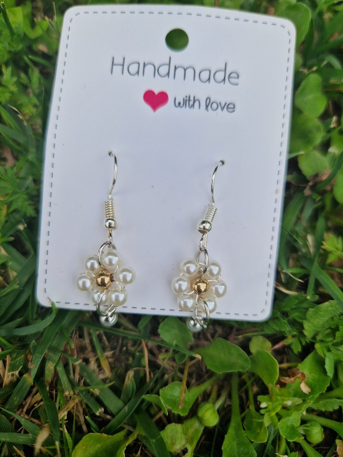 Handmade Pearl Daisy Dangling Earrings (Silver Color)