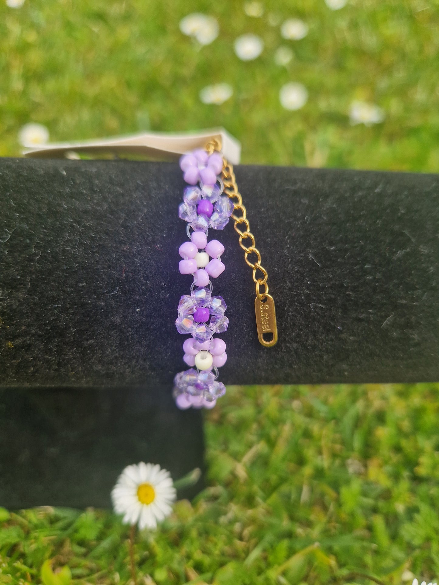 Handmade Lavender Margherita Bracelet with Golden Stainless Lock