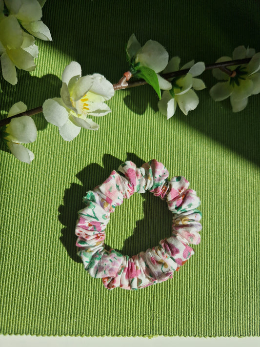 EVELYN Pink Blossom Mini Scrunchie